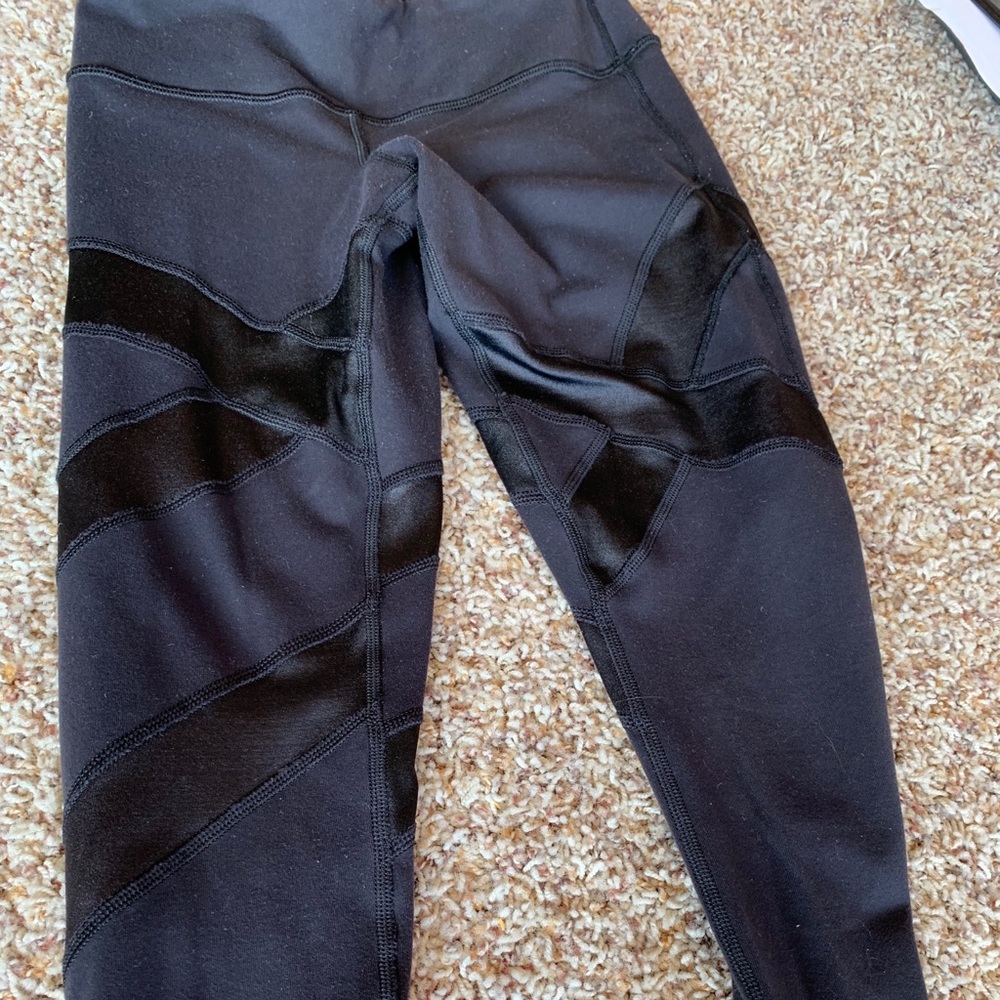 lululemon black striped leggings
